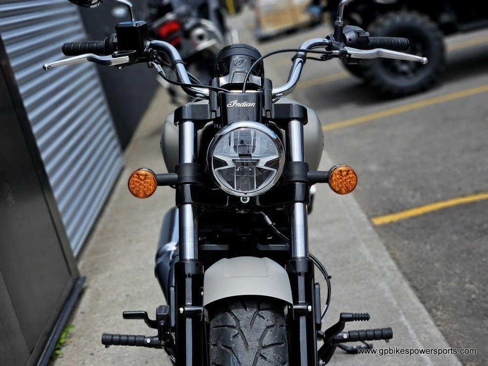 2025 Indian Motorcycle Scout® Classic Limited + Tech Silver Quartz Smoke