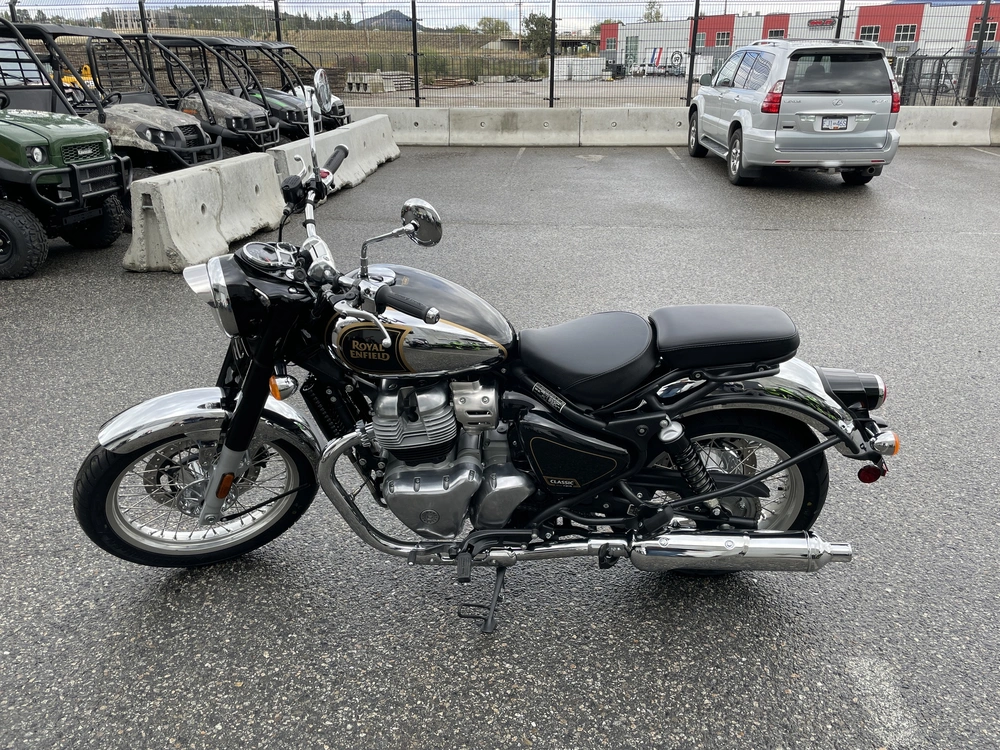 2027 Royal Enfield Classic 650 Chrome Black