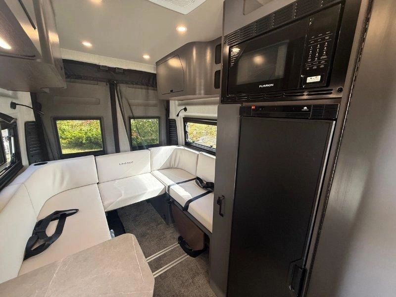 2027 Grand Design Lineage Lvp2 alt