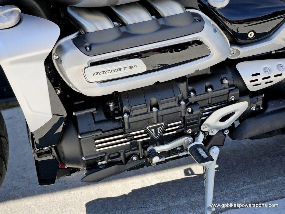 2023 Triumph Rocket 3 R Silver Ice Cranberry Red