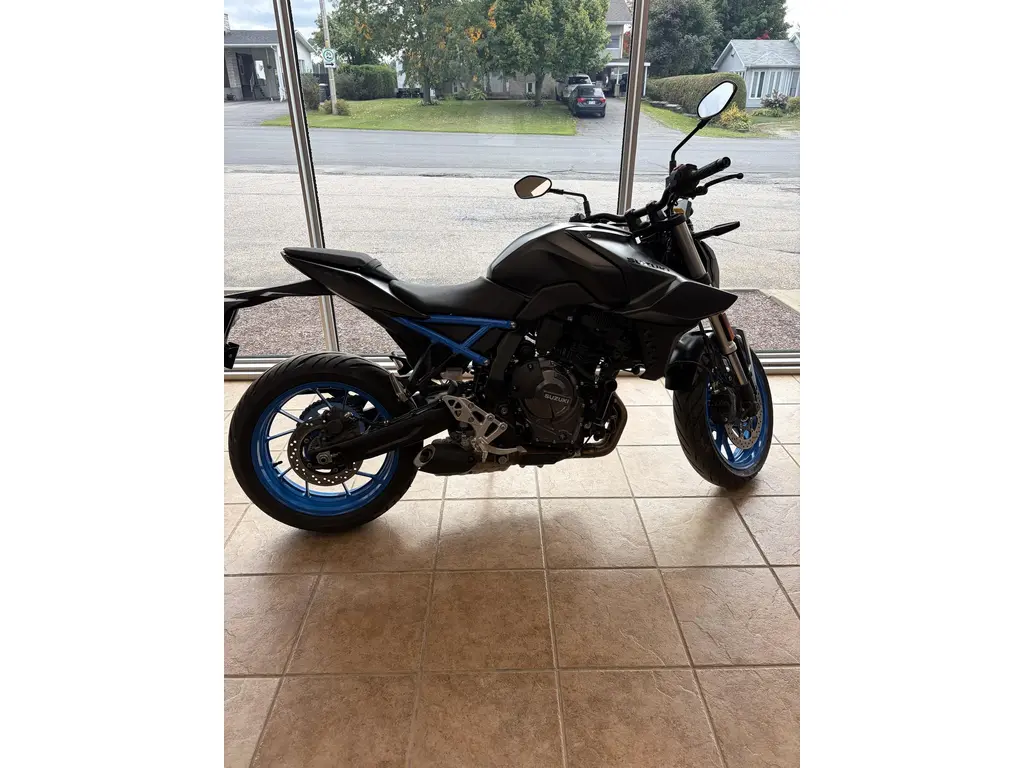 SUZUKI GSX-8S 2024
