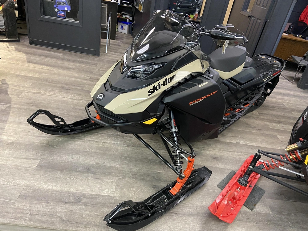 2027 Ski-doo Backcountry Adr (43") 850 E-tec alt