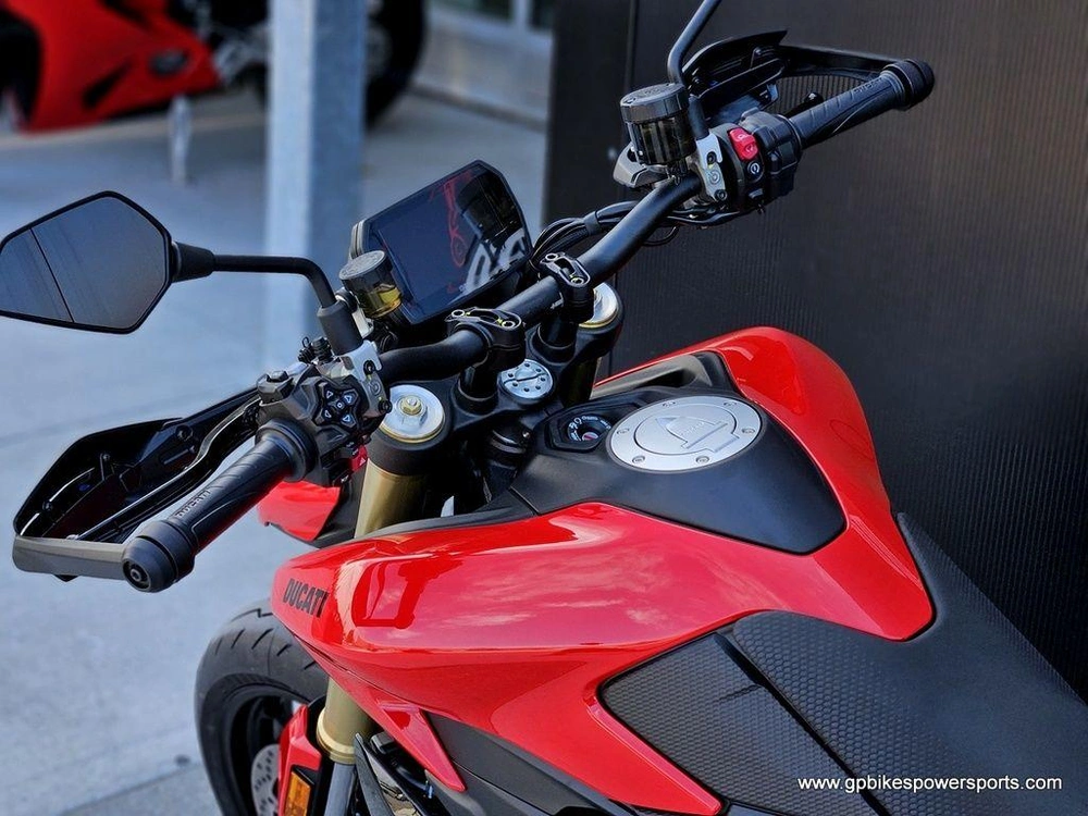 2026 Ducati Hypermotard V2