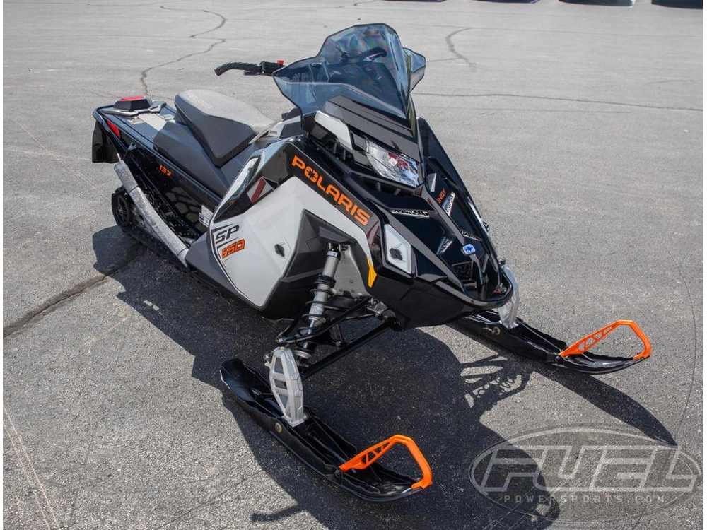 2027 Polaris 650 Indy Sp 137 White Lightning / Gloss Black / Orange Burst alt