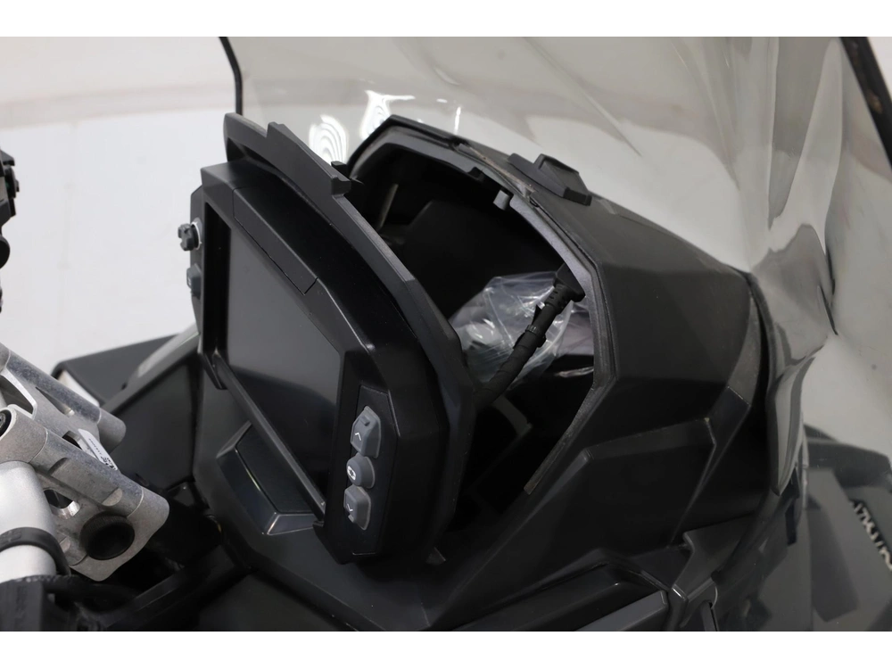 2024 Polaris 650 Indy Adventure 137 alt