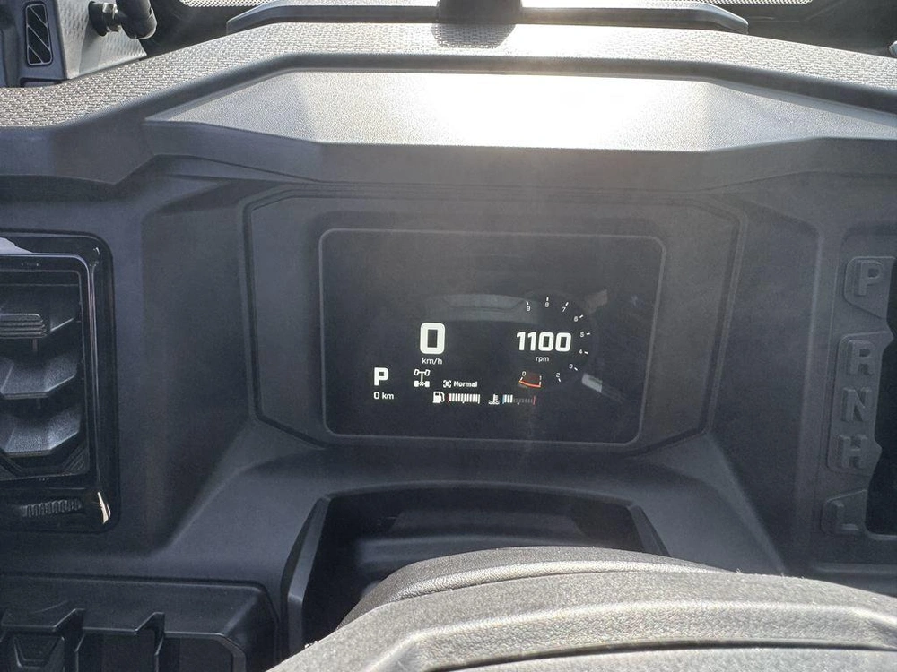 2027 Can-am Defender Xu Limited Hd11