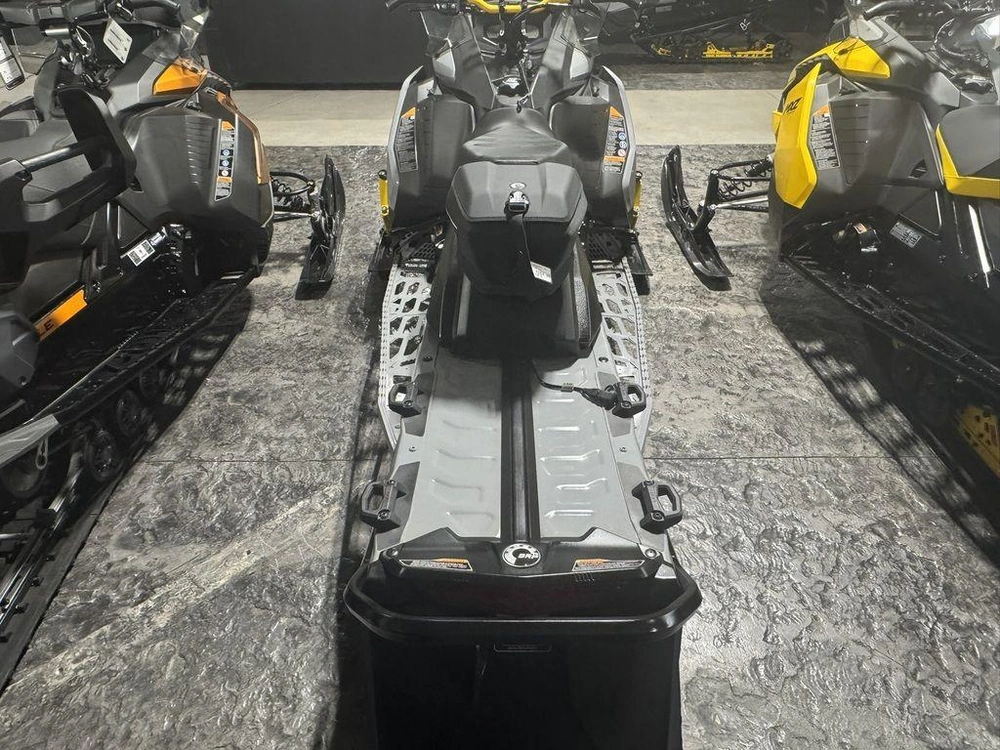 2025 Ski-doo Mxz® Adrenaline® With Blizzard® Package 850 E-tec 137 Ice R. Xt 1.25