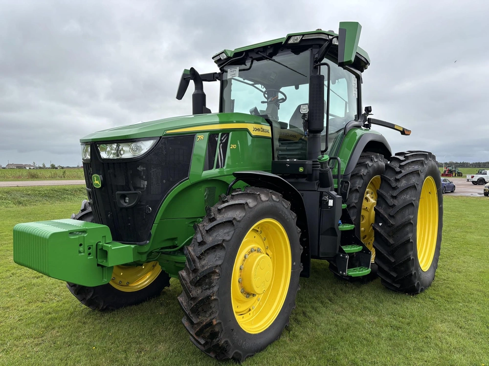 2025 John Deere 7r 210 alt