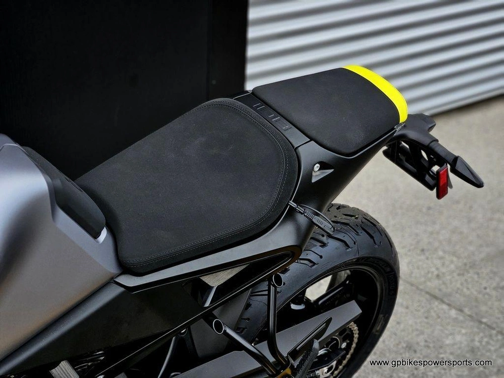 2025 Husqvarna Vitpilen 801