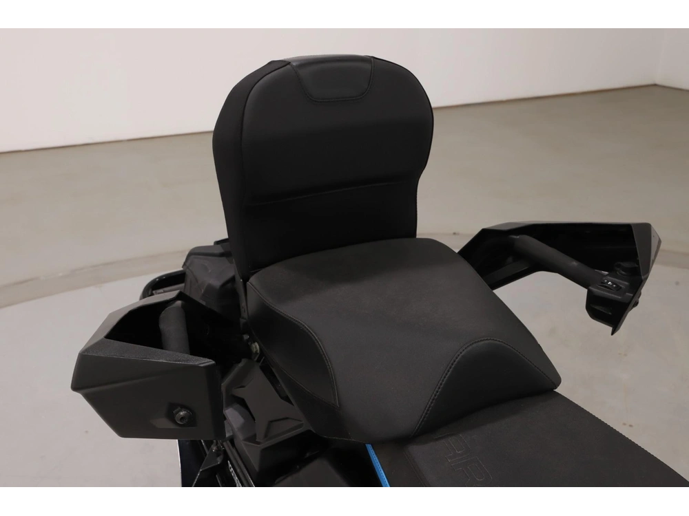 2024 Polaris 650 Indy Adventure 137 alt