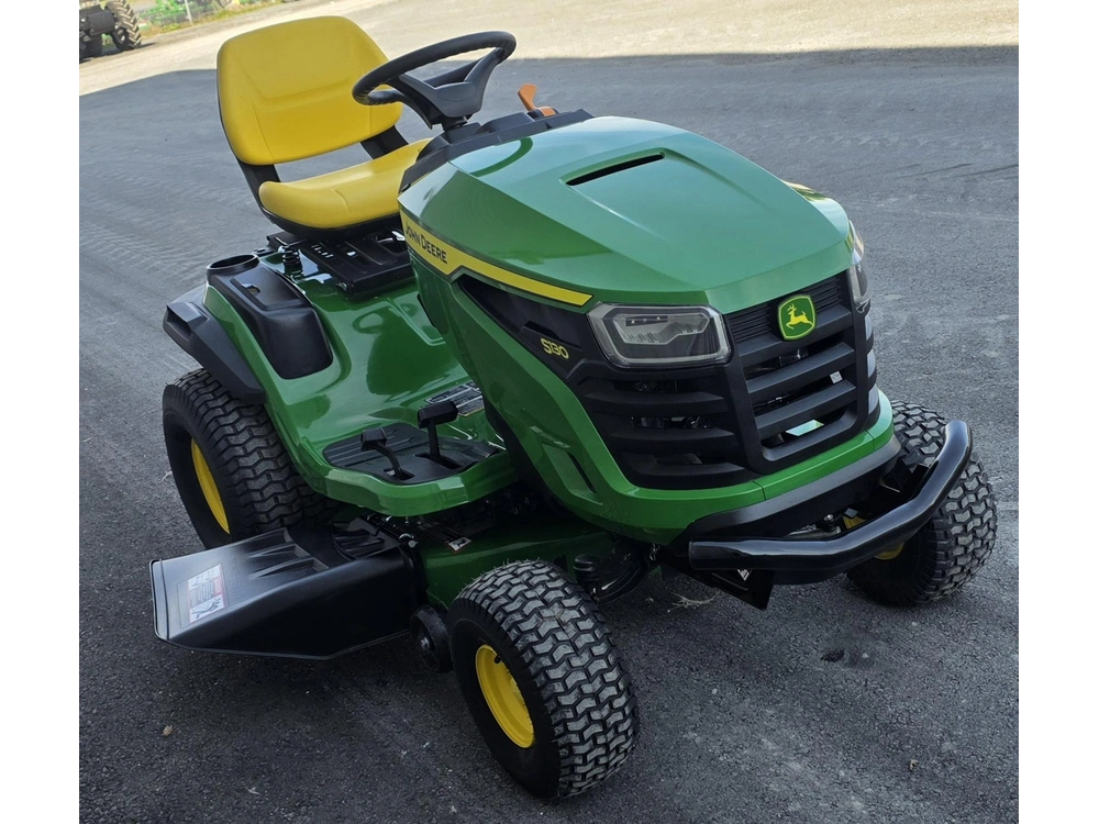 John Deere S130 Lawn Tractor 2026