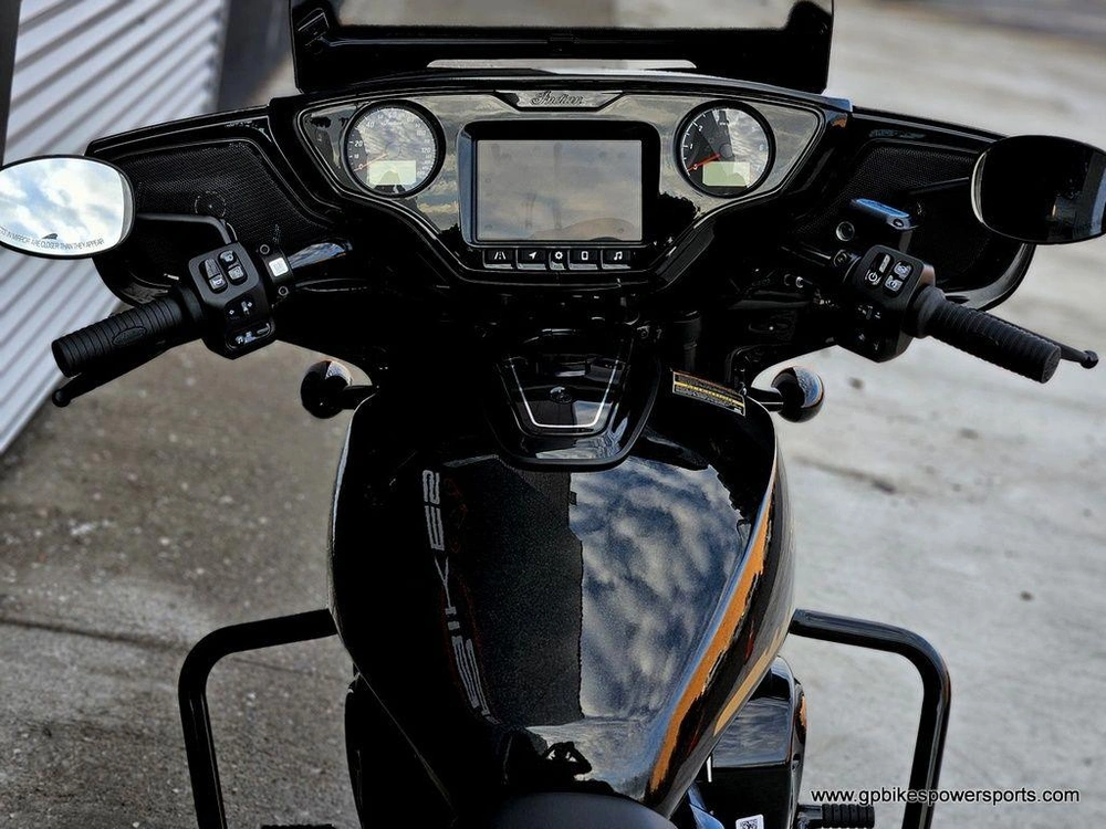 2026 Indian Motorcycle Chieftain® Powerplus Dark Horse® 112 W/powerband Black Crystal W/black Meta