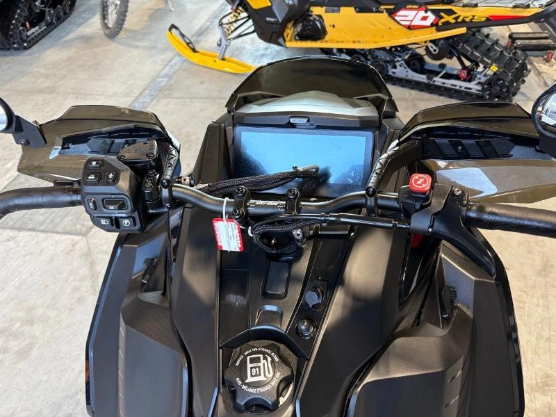 Ski-doo Mxz X-rs 137 850 E-tec Ice Ripper Xt 1.5'' E.s. W/ Smart-shox W/ 10.25'' Touchscreen 2026