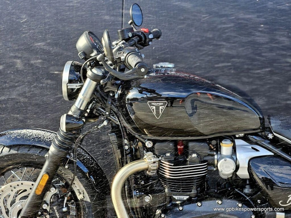 2026 Triumph Bonneville Bobber Jet Black
