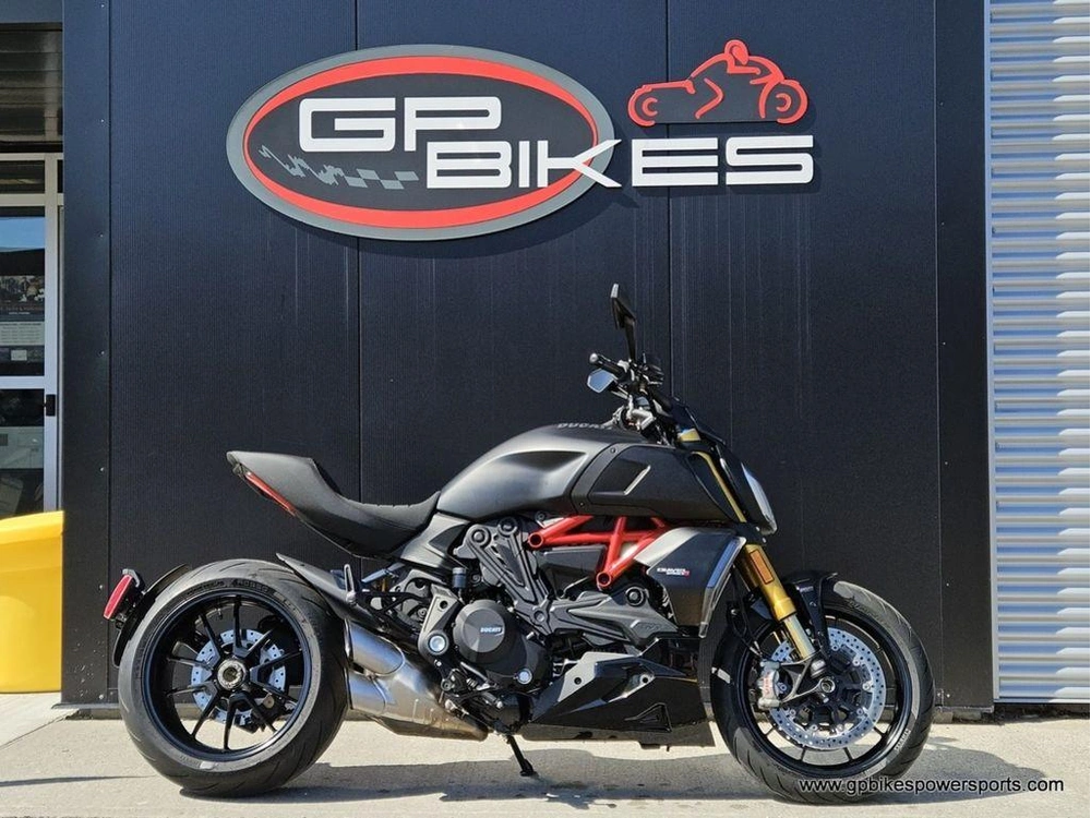 2022 Ducati Diavel 1260 S Total Black