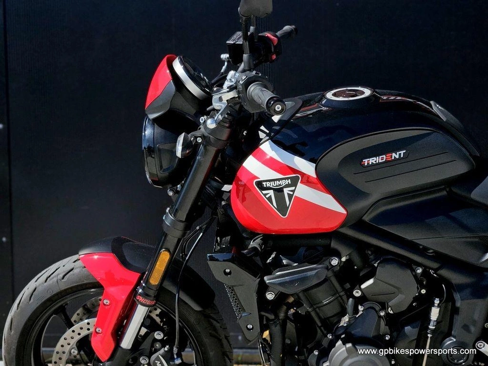 2025 Triumph Trident 660 Diablo Red/sapphire Black