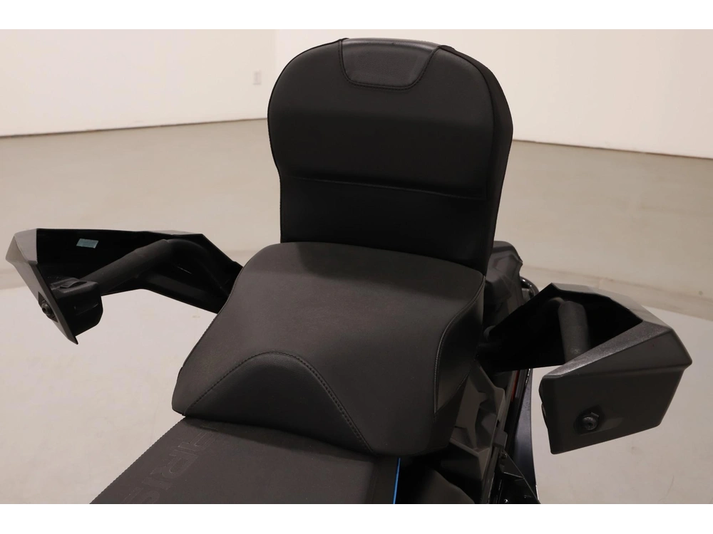 2024 Polaris 650 Indy Adventure 137 alt