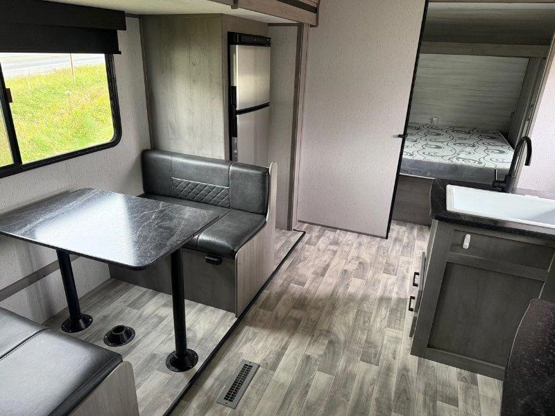 Dutchmen Kodiak 24sbh 2022 alt