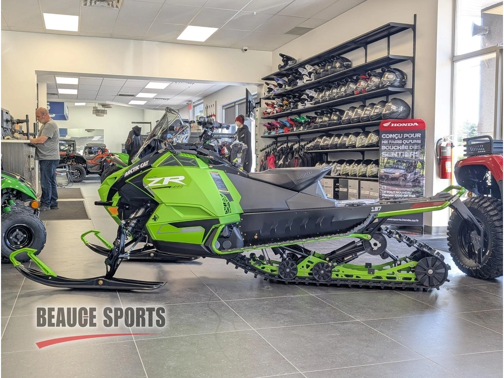 2027 Arctic Cat Zr 858 137 Eps Cn Grn Direction Assistée Suspension Fox Atac Écran Garmin El Tigre alt