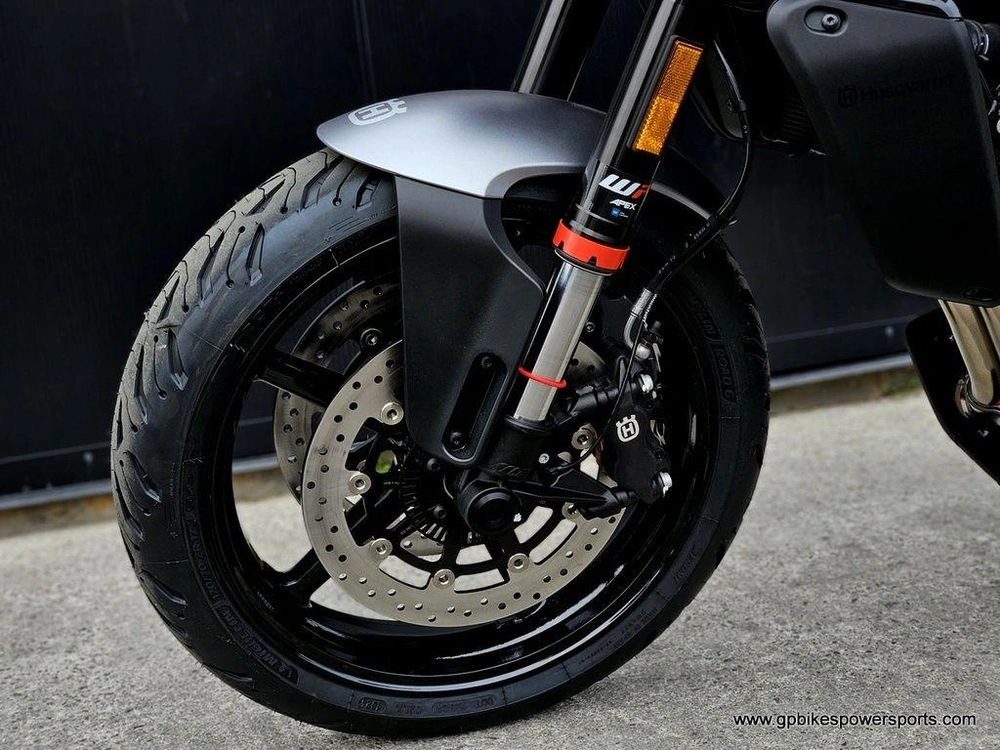 2025 Husqvarna Vitpilen 801