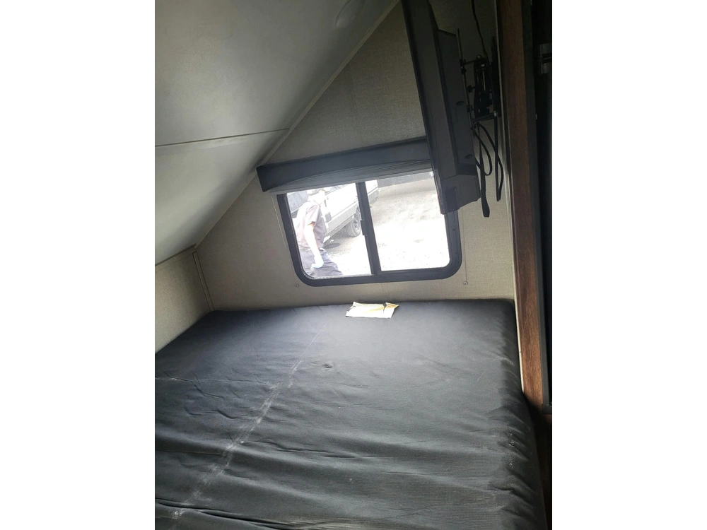 2018 Falcon 24bh alt
