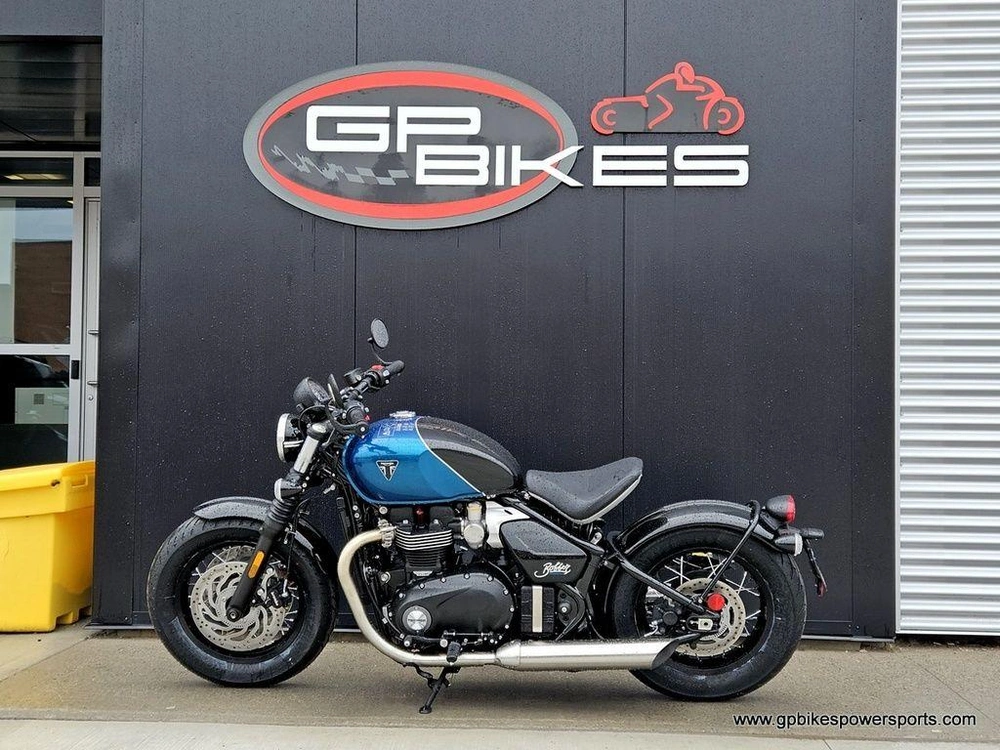 2026 Triumph Bonneville Bobber Interstellar Blue