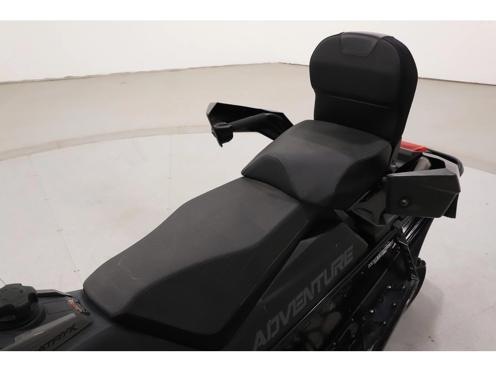 2024 Polaris 650 Indy Adventure 137 alt