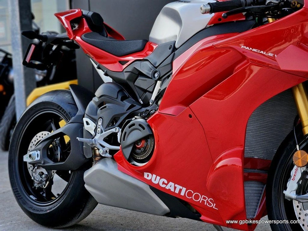 2026 Ducati Panigale V4 R
