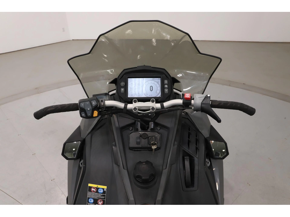2024 Polaris 650 Indy Adventure 137 alt
