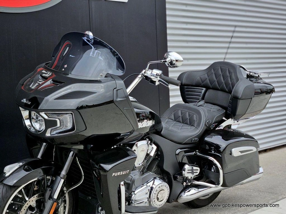 2022 Indian Motorcycle Pursuit Limited With Premium Package Black Metallic