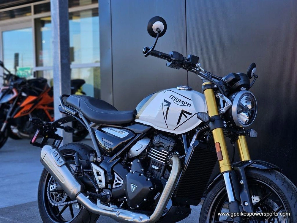 2026 Triumph Speed 400 Pearl Metallic White