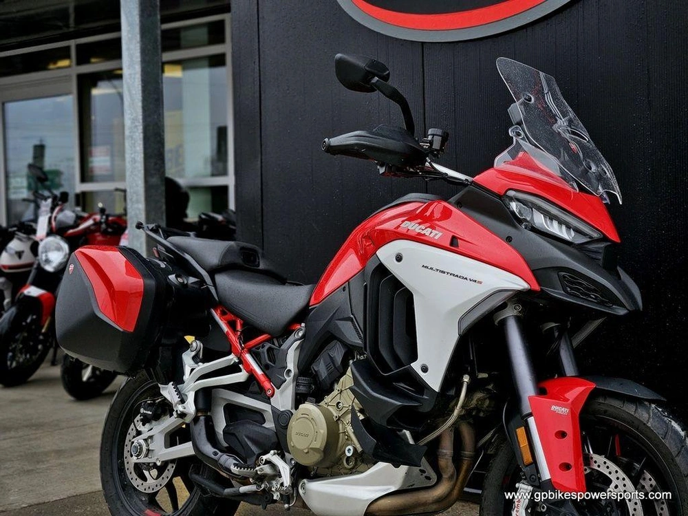 2022 Ducati Multistrada V4s Ducati Red / Forged Wheels