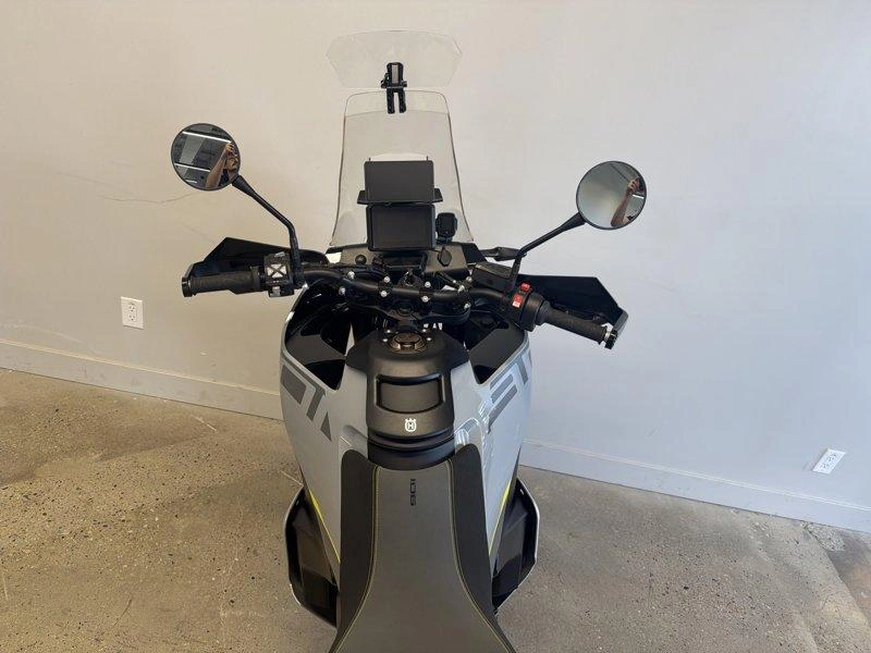 2024 Husqvarna Norden 901 alt