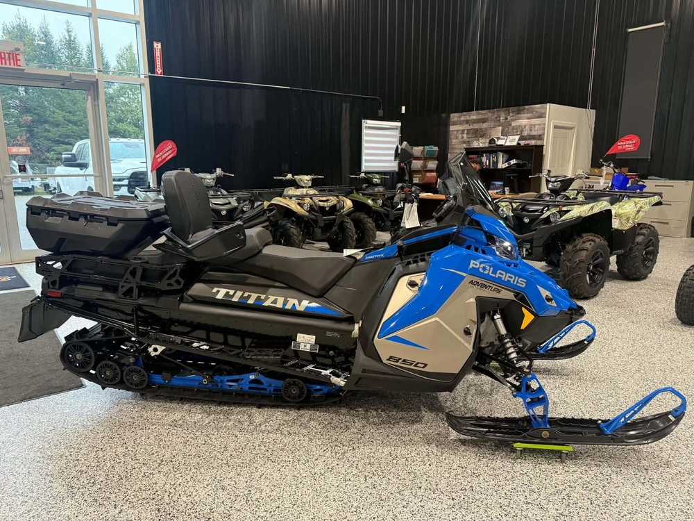 2027 Polaris Titan Adventure Ultimate 155 1.8 alt