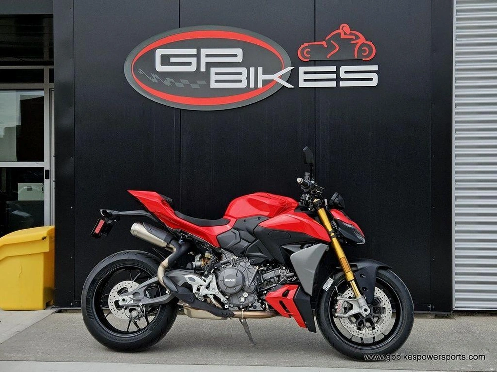2026 Ducati Streetfighter V2 S Red