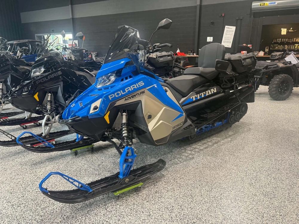 2027 Polaris Titan Adventure Ultimate 155 1.8 alt