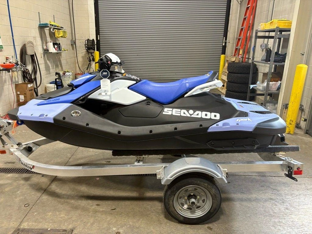 2025 Sea-doo Spark™ For 3 Rotax® 900 Ace™ - 90 Conv With Ibr And Audio