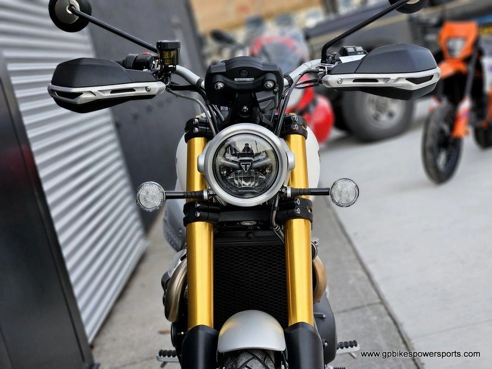 2026 Triumph Scrambler 1200 Xe Matte Khaki Green