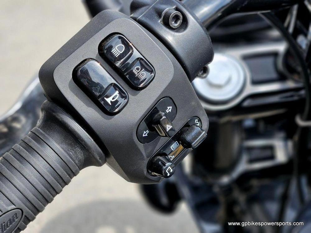 2023 Indian Motorcycle Sport Chief Stealth Gray
