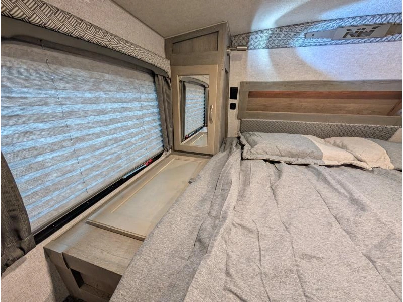 2027 Northwood Arctic Fox 992 alt