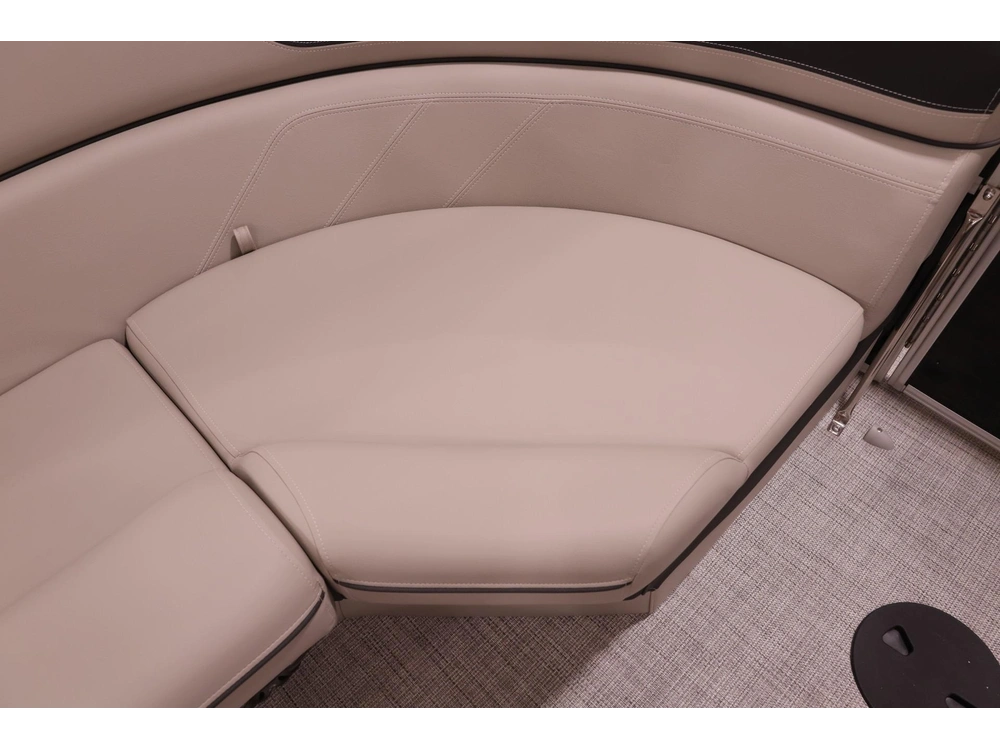2023 Berkshire 22' Radius Pontoon W/ 90hp - Easy Financing alt