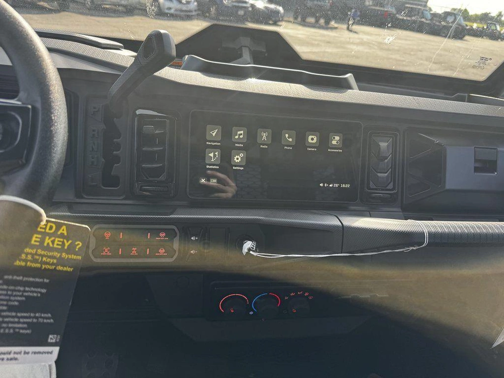 2027 Can-am Defender Xu Limited Hd11