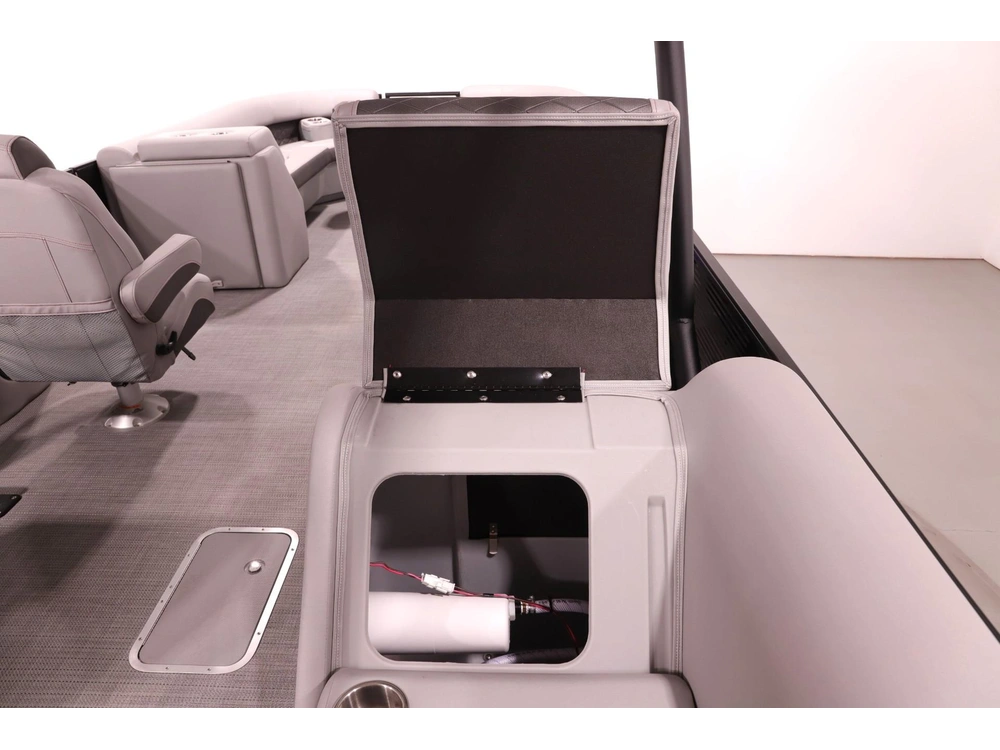 2024 Other 26l Stern Radius Top Deck With Slide alt