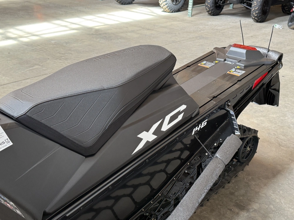 2027 Polaris 650 Switchback Xc 146 1.6 Cobra
