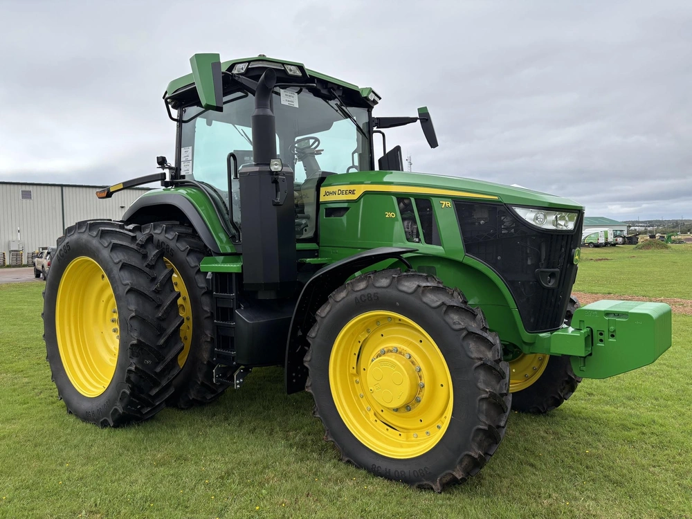 2025 John Deere 7r 210 alt