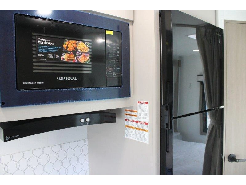Entegra Coach Odyssey 22cf 2027 alt