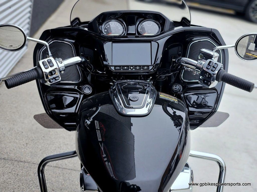 2026 Indian Motorcycle Challenger® Limited Black Metallic