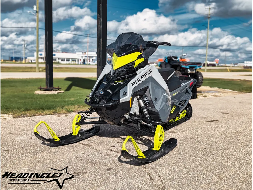 2022 Polaris 850 INDY Adventure 137 // Stealth Gray/Ghost Gray/Lime Squeeze
