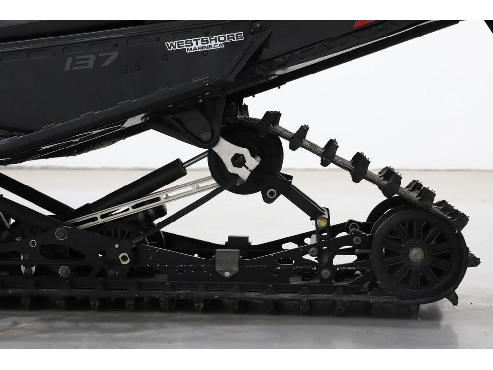 2024 Polaris 650 Indy Adventure 137 alt