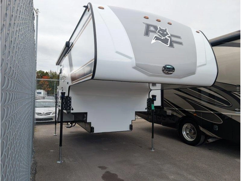 2027 Northwood Arctic Fox 992 alt